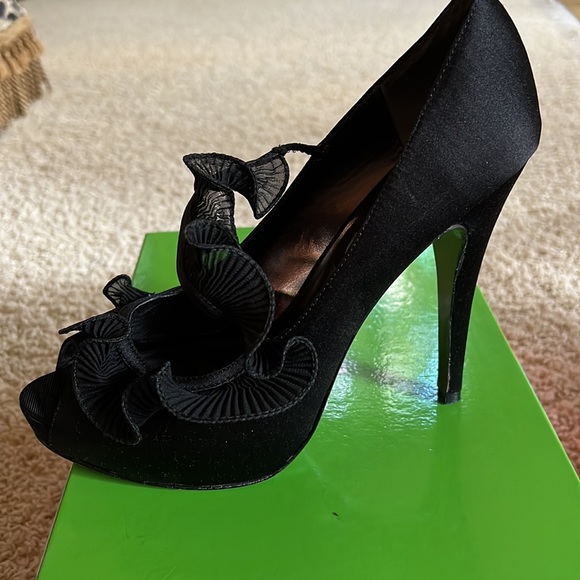 Charles David black satin pumps - Picture 5 of 9